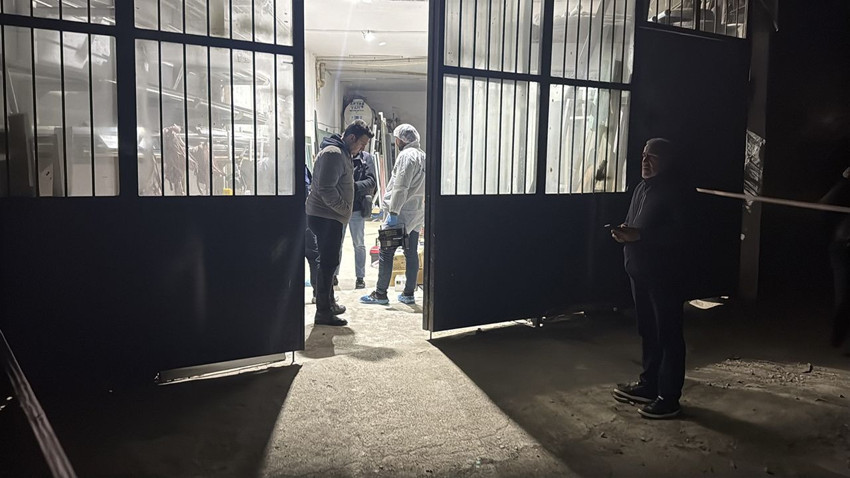 İş yerinde korkunç cinayet: Boğazını kesip, battaniyeye sarmışlar - Resim: 1