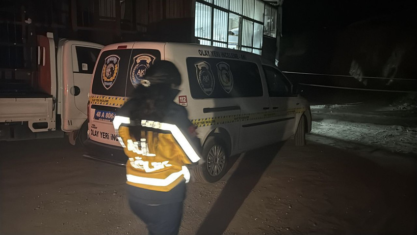 İş yerinde korkunç cinayet: Boğazını kesip, battaniyeye sarmışlar - Resim: 4