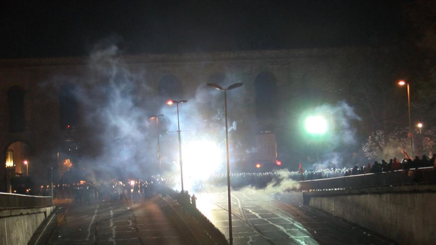 İstanbul Saraçhane'de izinsiz gösterilere polis müdahalesi - Resim: 3