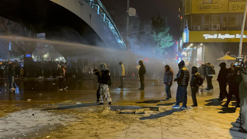 Ankara'da polis ile göstericiler karşı karşıya geldi: Gözaltılar var - Resim: 2