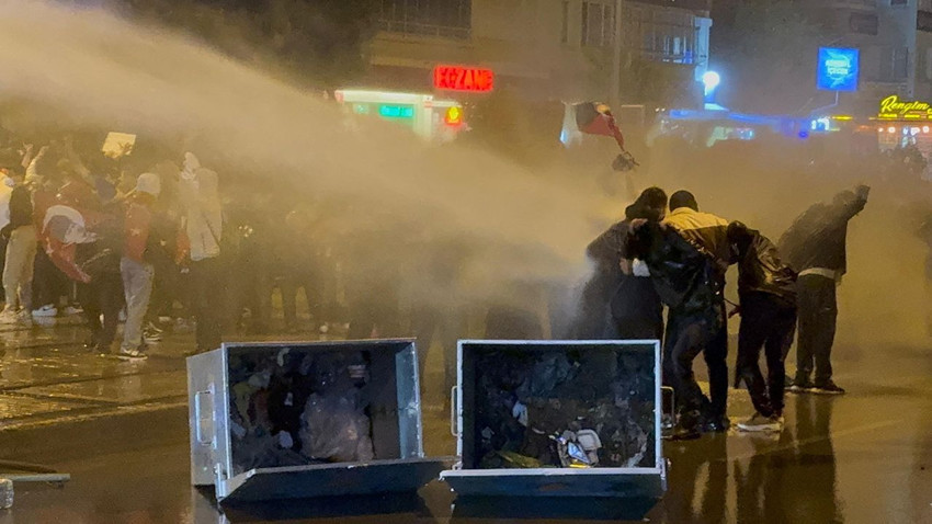 Antalya'daki protestolarda polisten TOMA'lı müdahale: Çok sayıda gözaltı var - Resim: 4