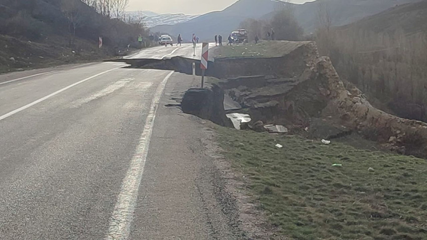 Heyelan yolu parçaladı, büyük bir facia ucuz atlatıldı - Resim: 2