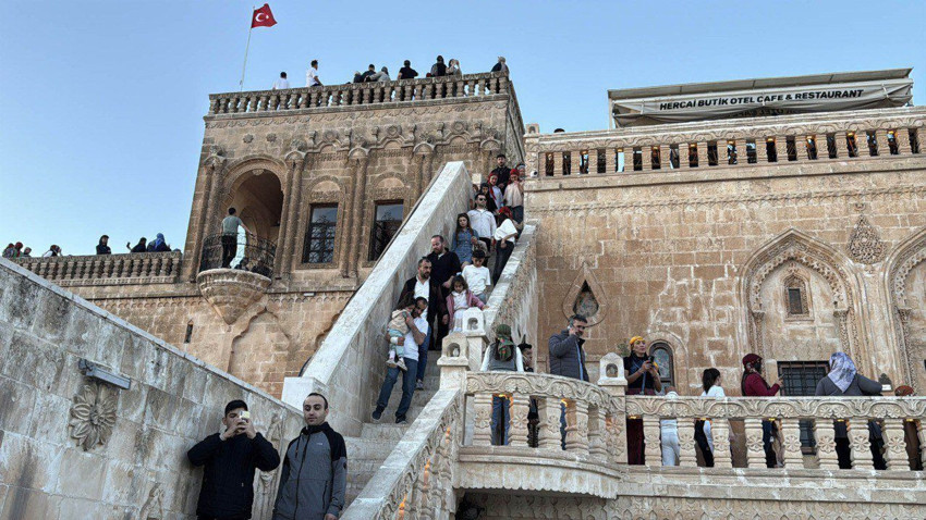 Çekilen Uzak Şehir dizisi Mardin'e doping etkisiyle gökten turist yağdırdı - Resim: 2