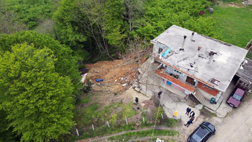 Gürültüyü duyup evinden çıktı; karşılaştığı manzarayla şoke oldu - Resim: 2