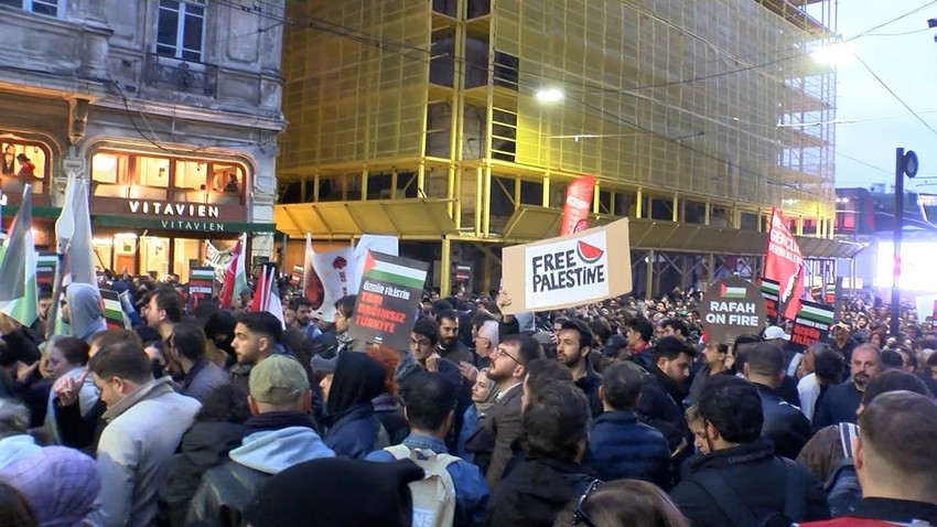 Taksim karıştı! CHP'nin Filistin yürüyüşüne polis müdahalesi - Resim: 1