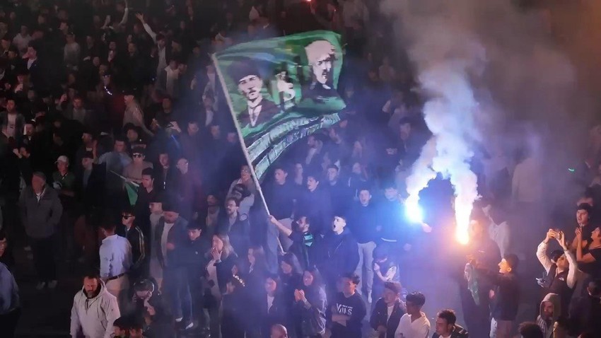 Kocaelispor 16 yıl sonra Süper Lig'e döndü! Taraftar sokağa döküldü - Resim: 1