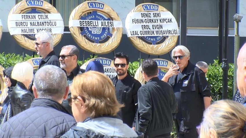Annesinin vefatıyla sarsılan Tarkan'dan günler sonra ilk paylaşım - Resim: 1