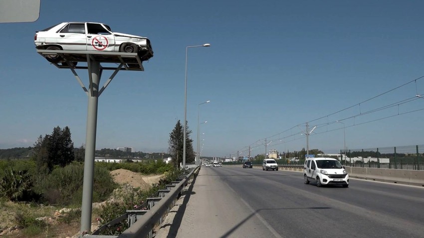 Metrelerce yüksekteki hurda araçla kazalara dikkat çekiliyor - Resim: 1