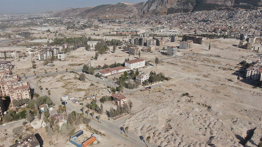Asrın felaketinin yıktığı Hatay'daki kalıcı konutların son hali görüntülendi - Resim: 2