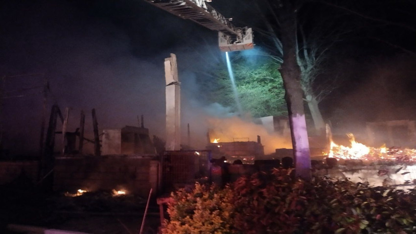 Şile'de 6 restoran alevler içerisinde kaldı: Yaralılar var - Resim: 1