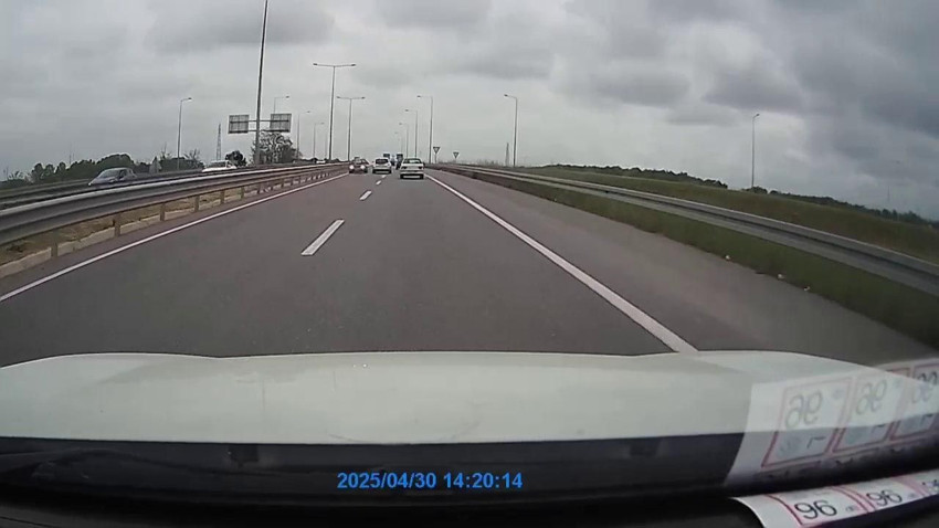 Akıl alır gibi değil... Duble yolda tam gaz ters yön canavarı kamerada - Resim: 2