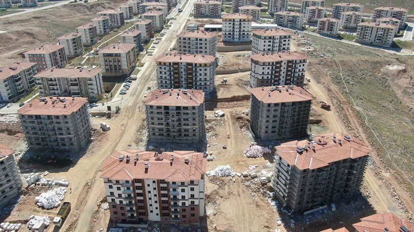 Asrın felaketinin ardından inşaatı hala süren kalıcı konutların son hali görüntülendi - Resim: 2