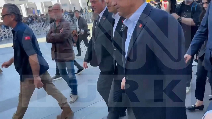 Özgür Özel'e saldıran zanlının yeni görüntüleri ortaya çıktı - Resim: 1