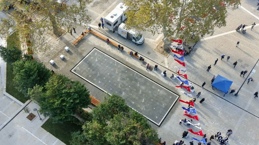 İstanbul'un özgün karakterini kaybeden meydanı görkemli günlerine döndü - Resim: 1