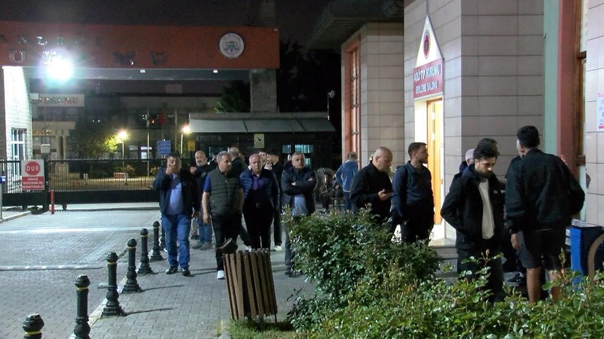Holding binası önünde darbedildi, hastanede hayatını kaybetti! - Resim: 4