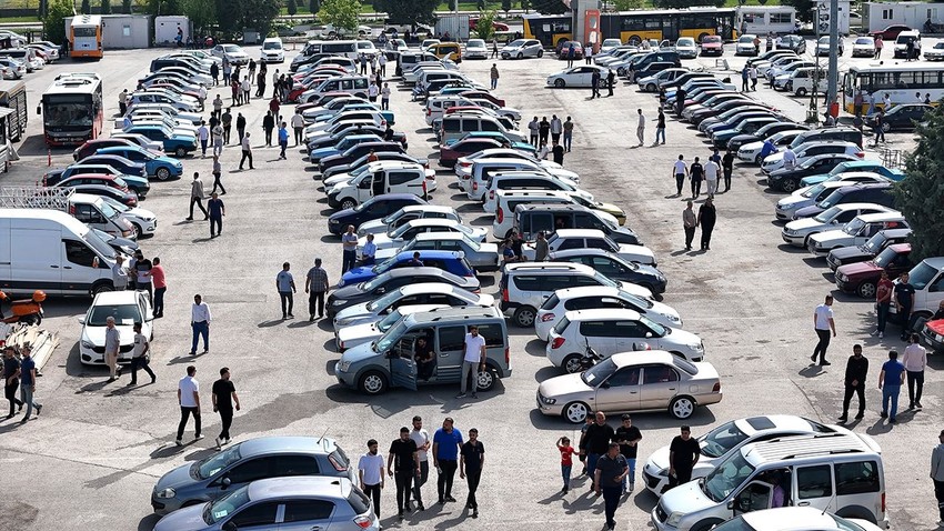 İkinci el araç piyası çıkmaza girdi: Alacak alamıyor, satacak satamıyor - Resim: 3