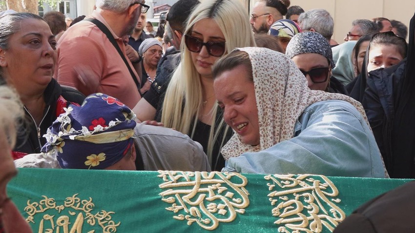 Balık Ayhan'a veda... Eşinin feryadı yürek dağladı - Resim: 3