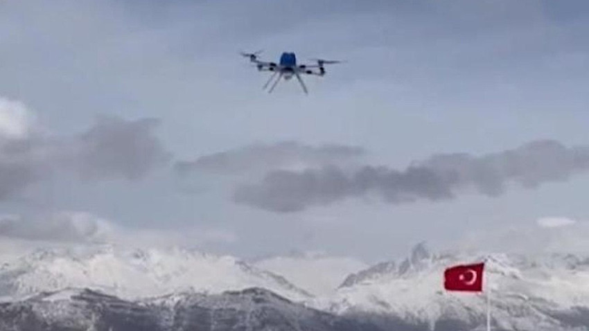 Türkiye'nin yerli kamikaze dronu ilk test atışında hedefi 12'den vurdu - Resim: 3