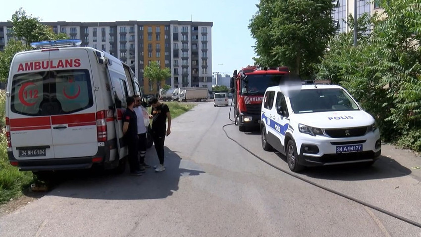 Haklarını alamayan bir kadın iş yerinin önünde kendini yakmaya çalıştı - Resim: 3