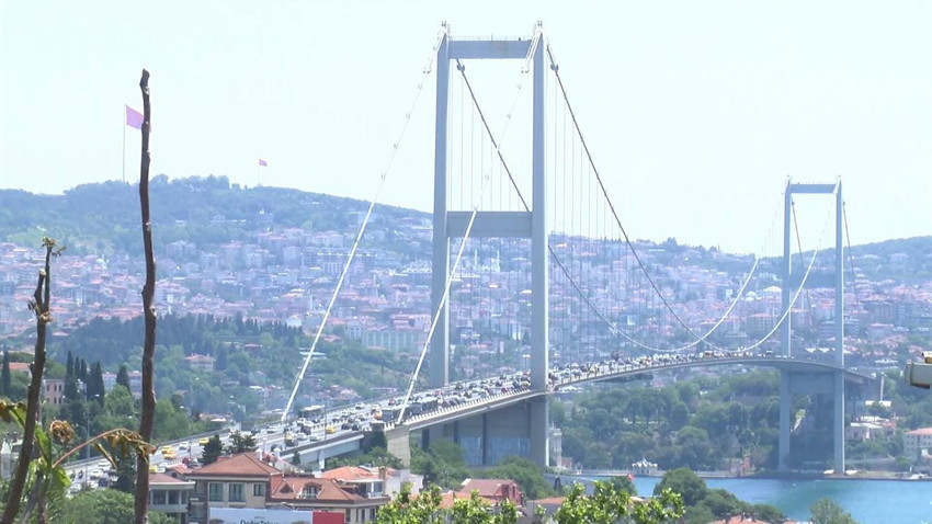 15 Temmuz Şehitler Köprüsü'nde silahlı şüpheli alarmı - Resim: 1