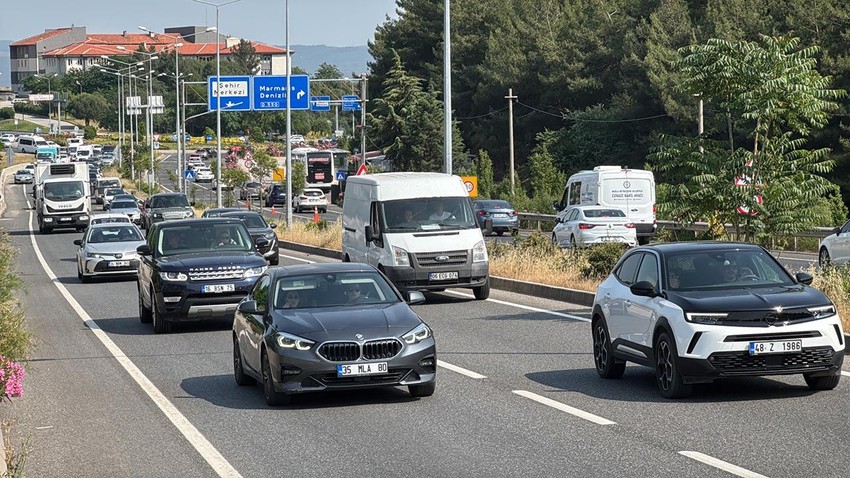 Muğla'da kilometrelerce araç kuyruğu oluştu - Resim: 4