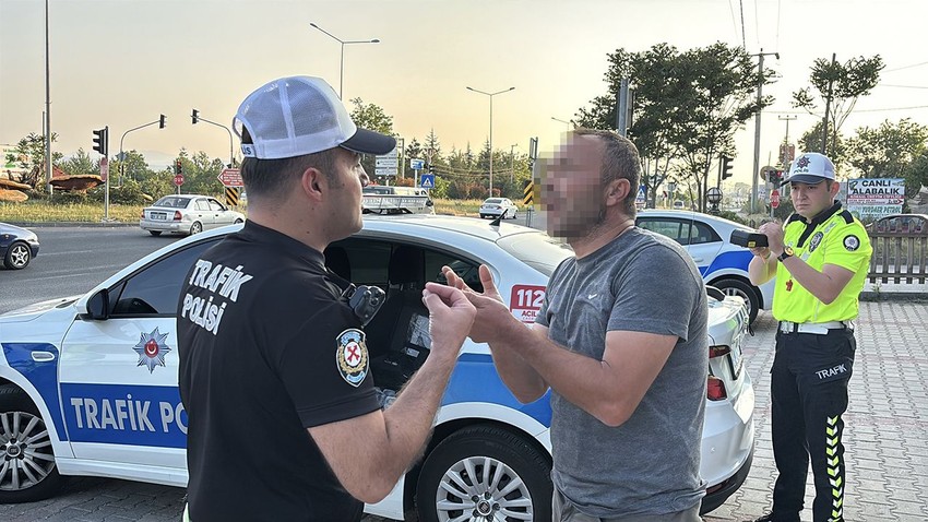 Bayram trafiğinde hem alkollü hem de ehliyetsiz yakalandı - Resim: 3