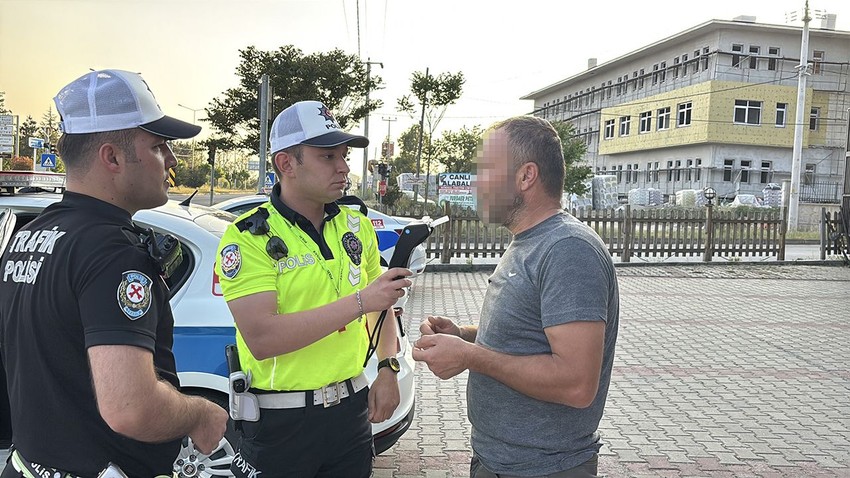 Bayram trafiğinde hem alkollü hem de ehliyetsiz yakalandı - Resim: 4