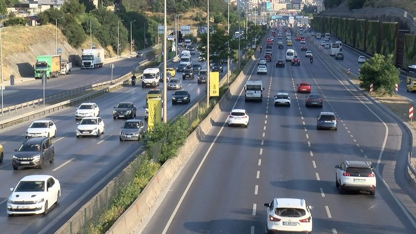 Tatilciler geri döndü; trafik durma noktasına geldi - Resim: 3