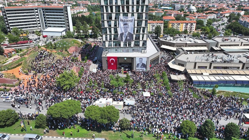 Manisa Büyükşehir Belediye Başkan Ferdi Zeyrek’e gözyaşlarıyla veda etti - Resim: 1