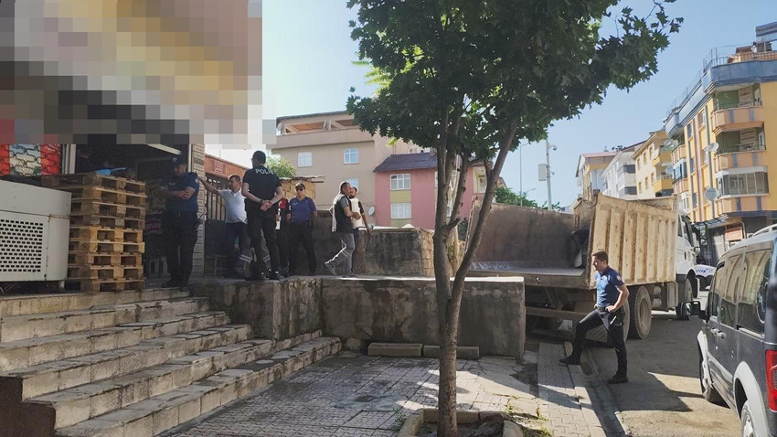 Depodan tonlarca tarihi geçmiş gıda fışkırdı! - Resim: 4