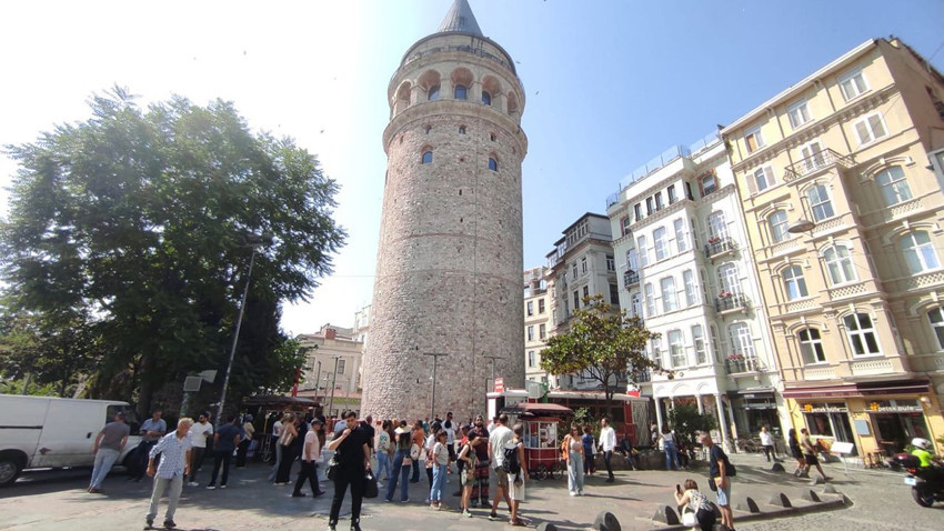 Galata Kulesi'nden düşen kişi hayatını kaybetti - Resim: 3