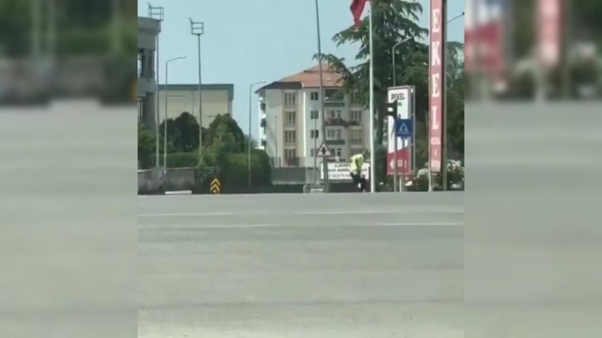 Trafik polisine karga saldırısı! Canını zor kurtardı - Resim: 2