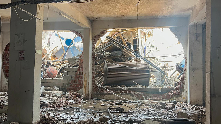 İstanbul'da şiddetli patlama! Ortalık savaş alanına döndü, deprem sandılar - Resim: 2