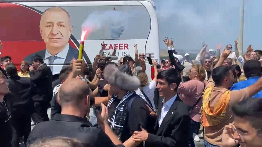Cezaevinden tahliye olan Ümit Özdağ'ın şükür namazına jandarma engeli - Resim: 4