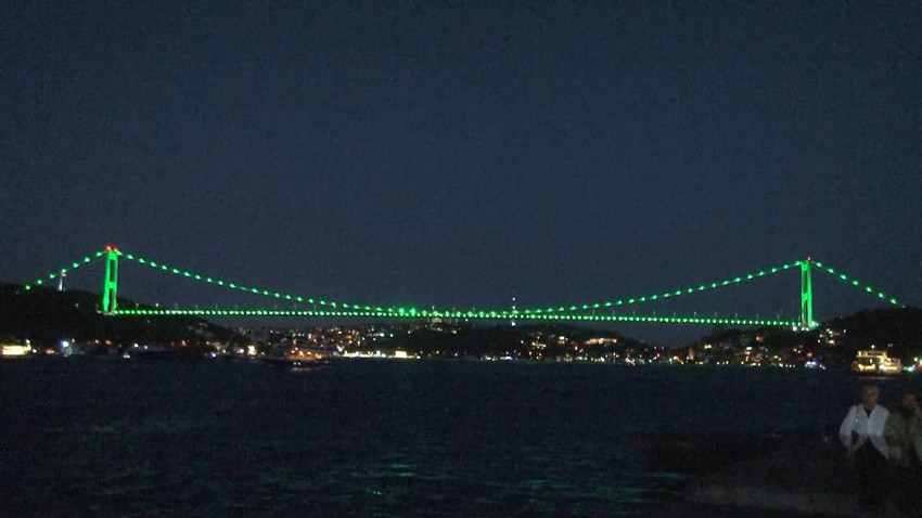 FSM Köprüsü 21 Haziran'a özel yeşil renkle aydınlatıldı - Resim: 1