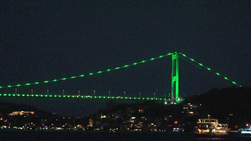 FSM Köprüsü 21 Haziran'a özel yeşil renkle aydınlatıldı - Resim: 3