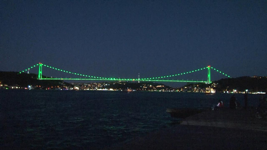 FSM Köprüsü 21 Haziran'a özel yeşil renkle aydınlatıldı - Resim: 4