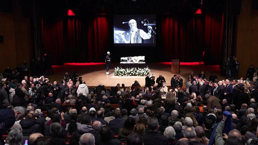 Edip Akbayram'ın kuzeninden skandal iddia: ''14 yaşındayken bana tecavüz etti'' - Resim: 1