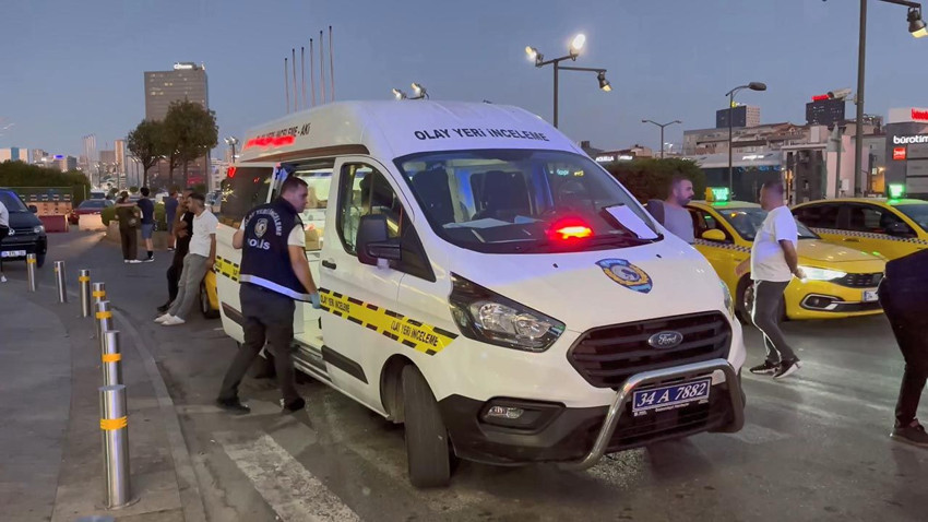 AVM önünde silahlı saldırı: Kanlar içinde yere yığıldı - Resim: 4