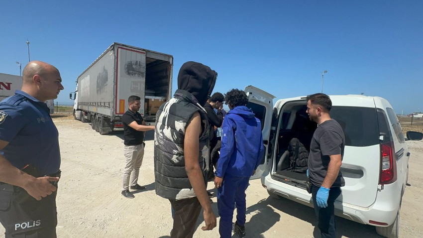 Şener Şen'in filmi gerçek oldu: İtalya diye Karasu'ya getirildiler - Resim: 1