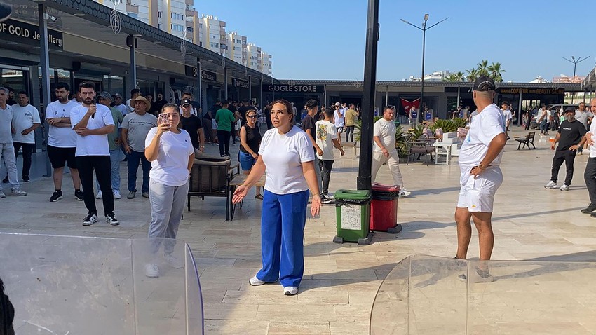 Antalya'da kaçak turistik yapıları yıkılırken ortalık karıştı; kendilerini yakmaya çalıştılar - Resim: 2