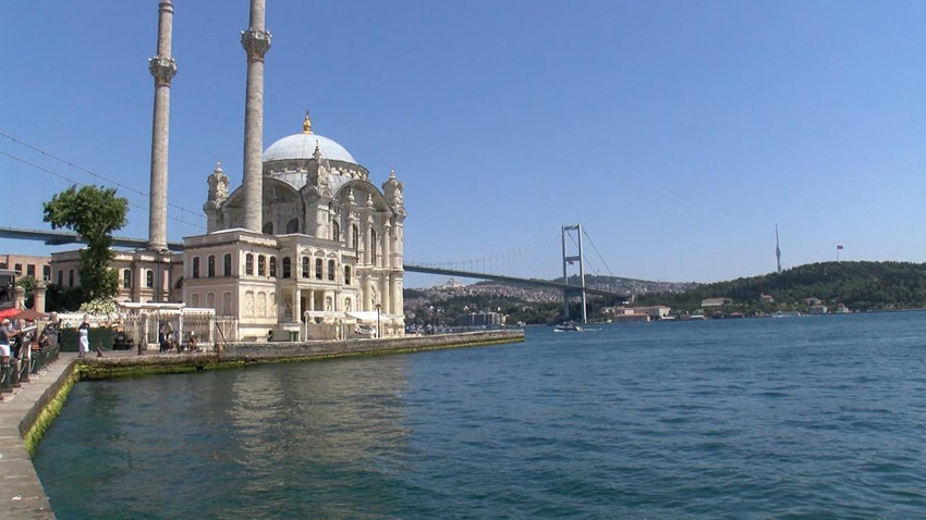 15 Temmuz Şehitler Köprüsü'nde aracından inip intihar etti - Resim: 4