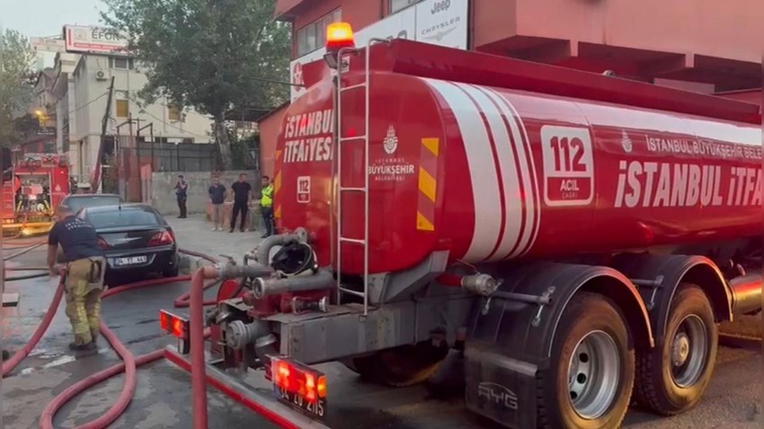 İstanbul'da sabaha karşı yangın: Çok sayıda araç yandı - Resim: 2