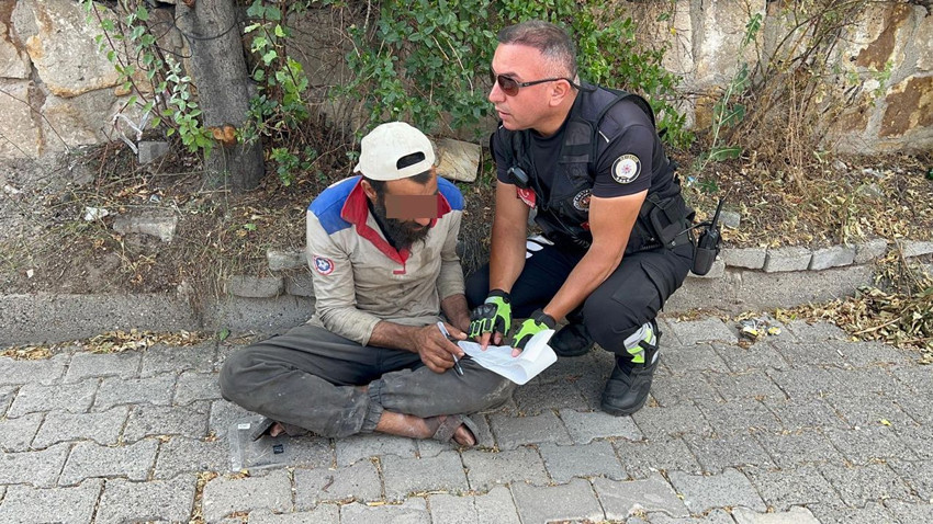 Polise yakalanacağını anlayan Suriyeli namaza durdu - Resim: 4