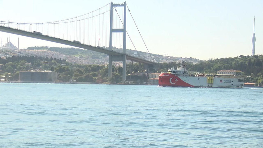 Somali görevini tamamlayan Oruç Reis, İstanbul Boğazı'ndan geçti - Resim: 3