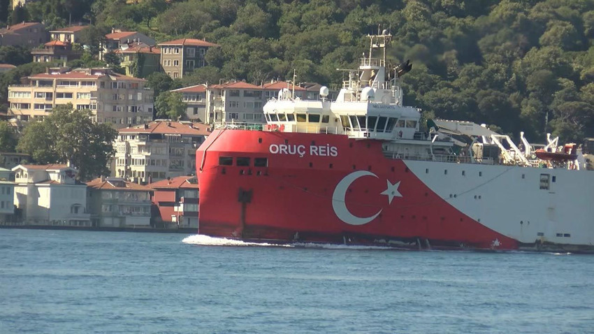 Somali görevini tamamlayan Oruç Reis, İstanbul Boğazı'ndan geçti - Resim: 2