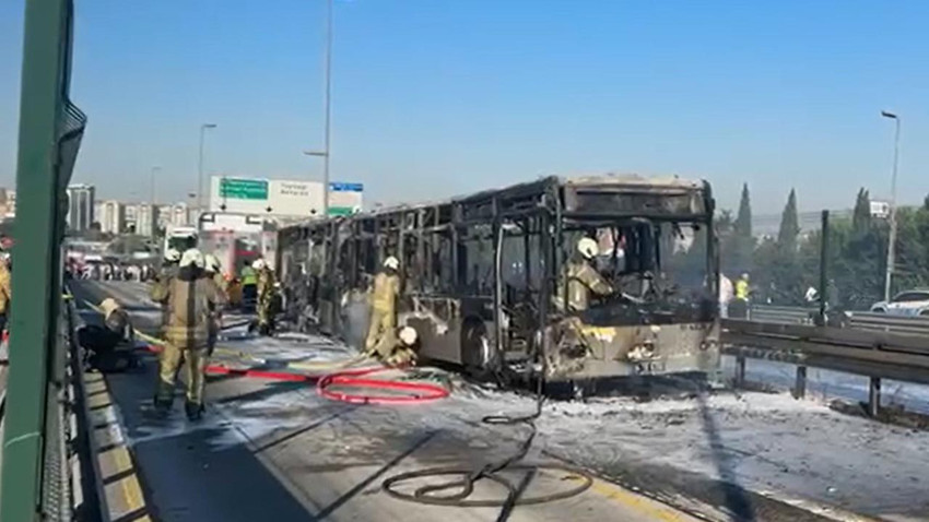 İstanbul'da seyir halindeki metrobüs alev alev yandı - Resim: 3
