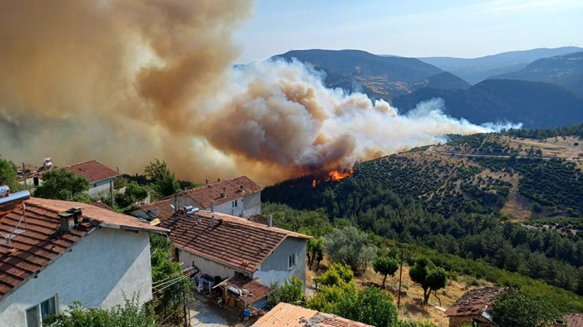 Bursa-Balıkesir sınırında orman yangını: Bir mahalle boşaltıldı - Resim: 4