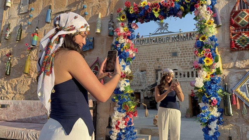 Burası ne Bodrum, ne Çeşme! 40 derece sıcaklığa rağmen turist yağdı - Resim: 1