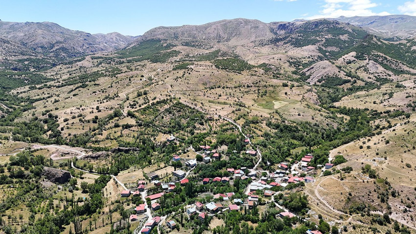 Türkiye'nin eşsiz doğasıyla dikkat çeken gözlerde uzak yemyeşil cenneti drone ile görüntülendi - Resim: 1
